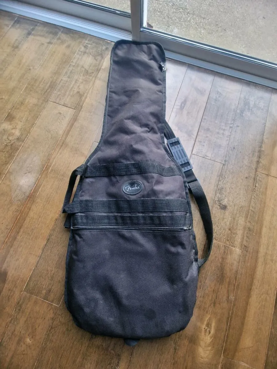 Electric guitar - Image 4