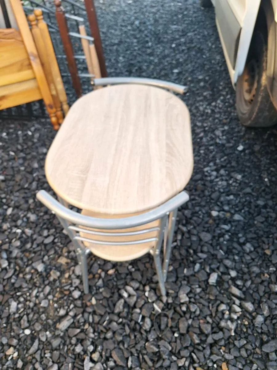 Compact table with stools (DELIVERY) - Image 2