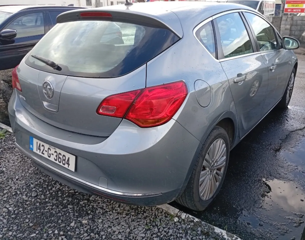 Vauxhall Astra 2014 - Image 4