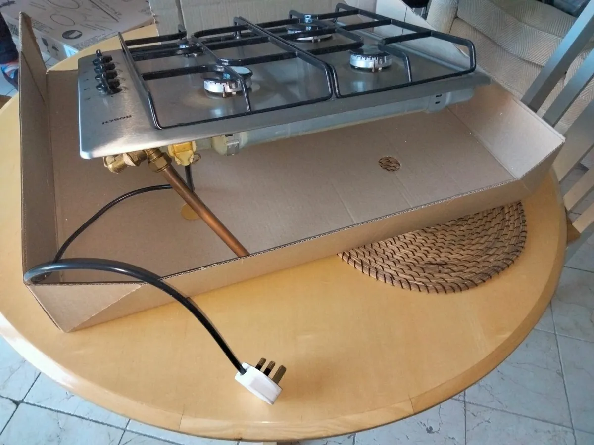 Bosch Gas Hob - Image 2