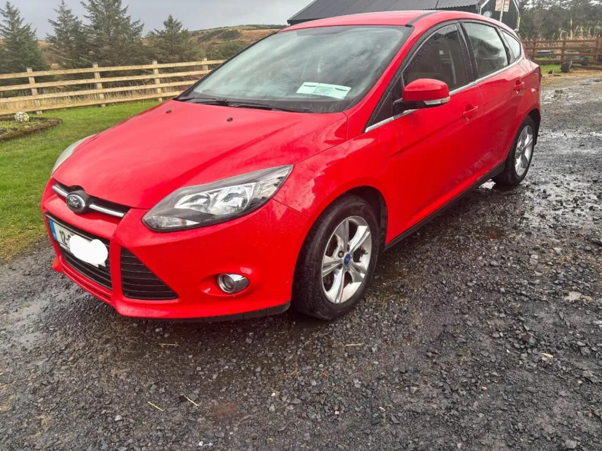 Ford Focus 2012 - Image 2
