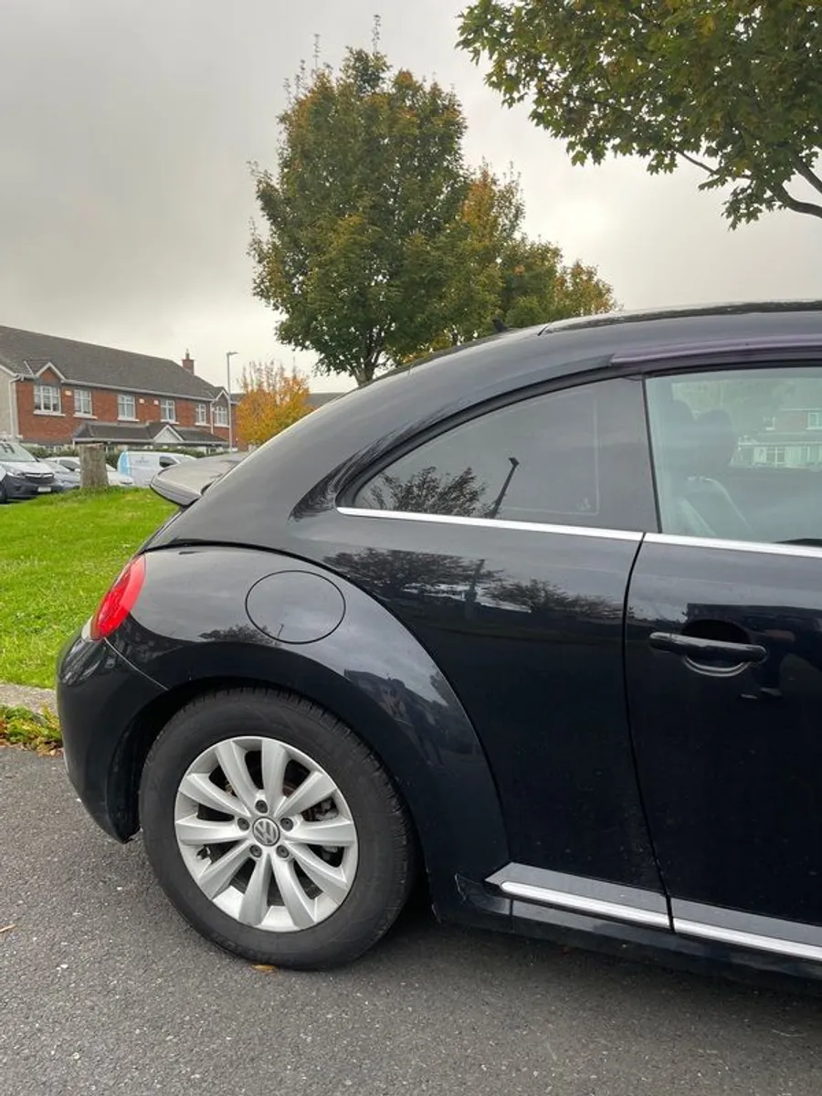 2013 Volkswagen Beetle - Image 3