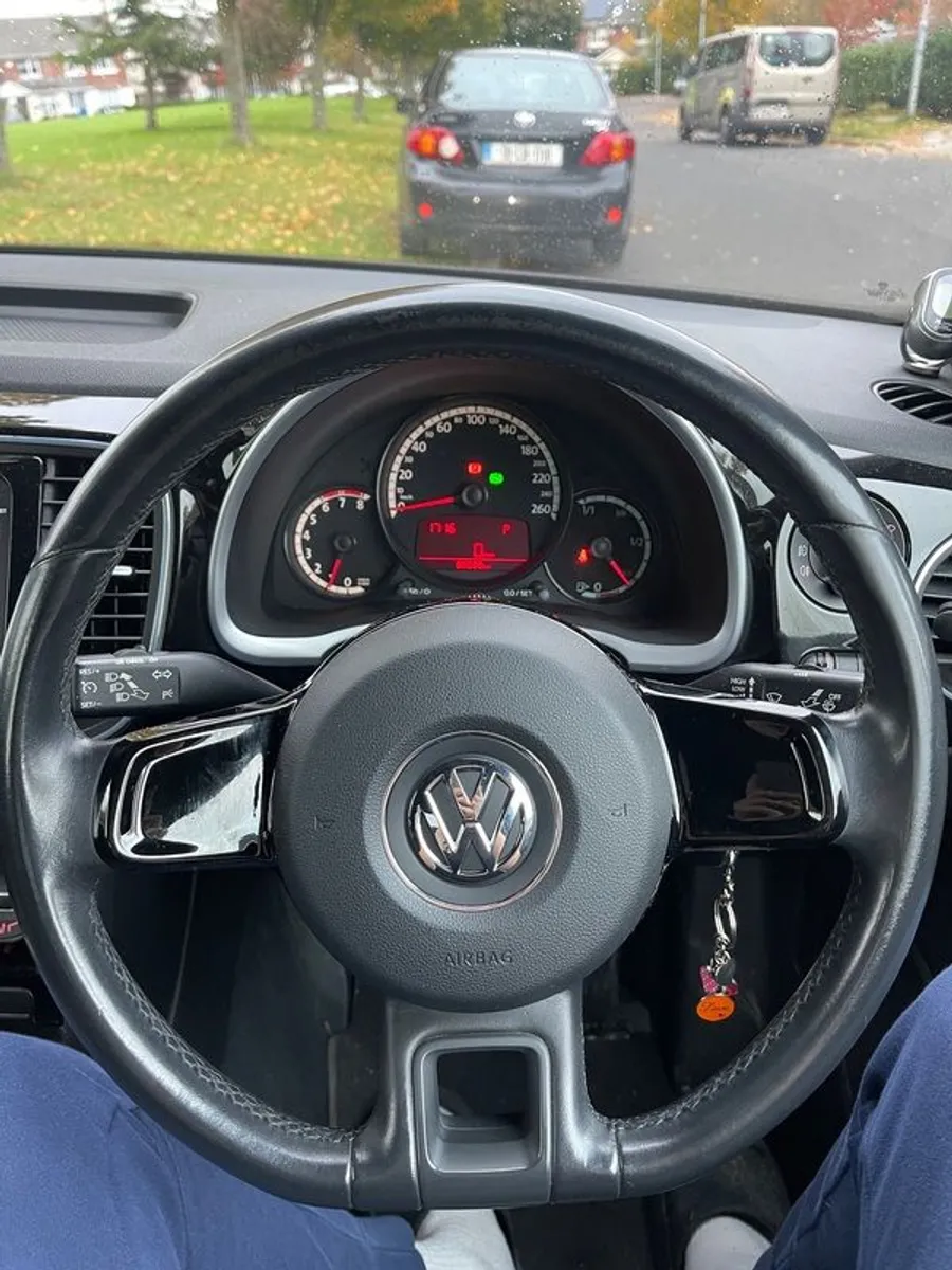 2013 Volkswagen Beetle - Image 4