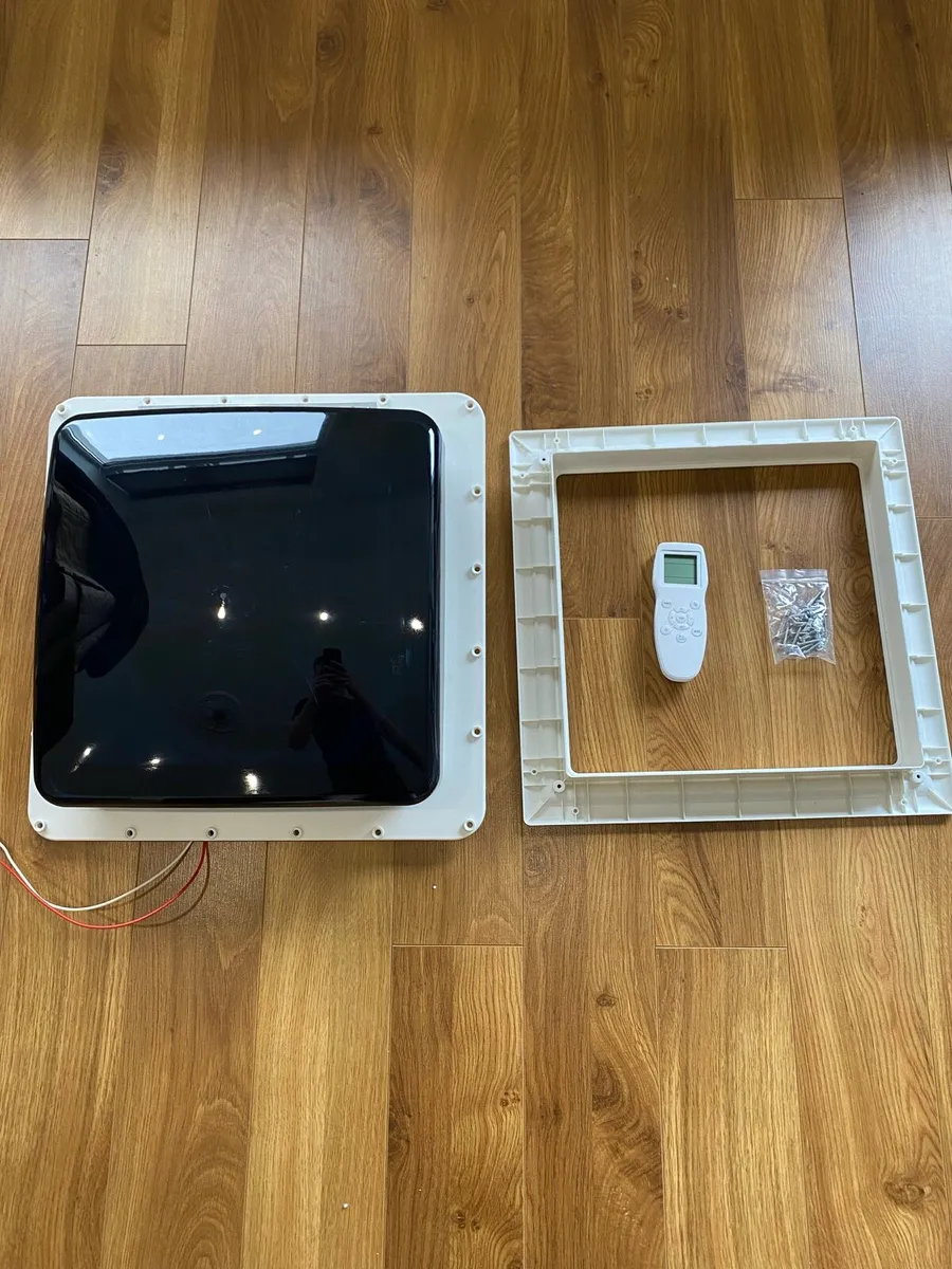 400X400 12V Skylight with Rain Sensor - Image 3