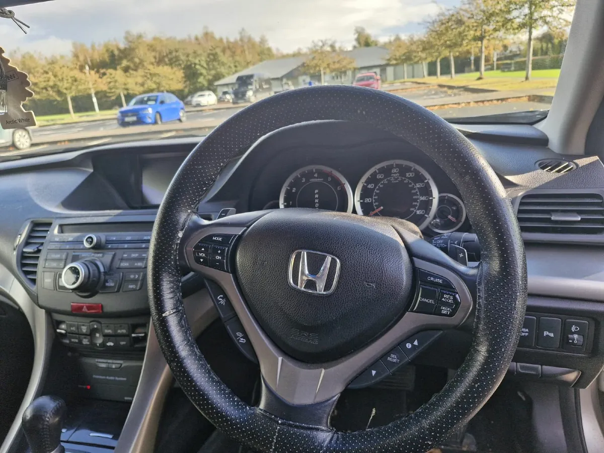 Honda Accord 2009 - Image 4