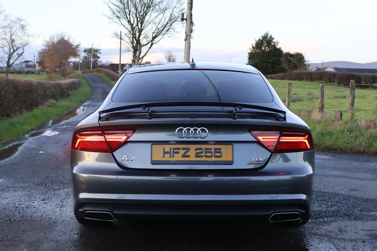 2015 Audi A7 Black Edition S- Line - Image 4