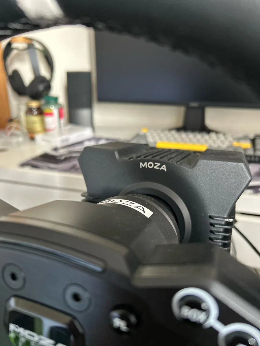 Moza r5 racing bundle - Image 3