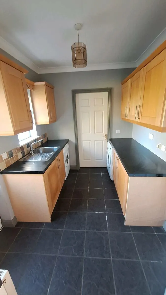 Kitchen/Utility units - Image 1