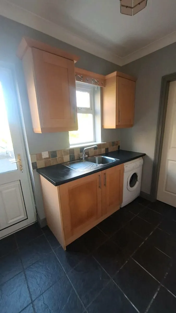 Kitchen/Utility units - Image 2