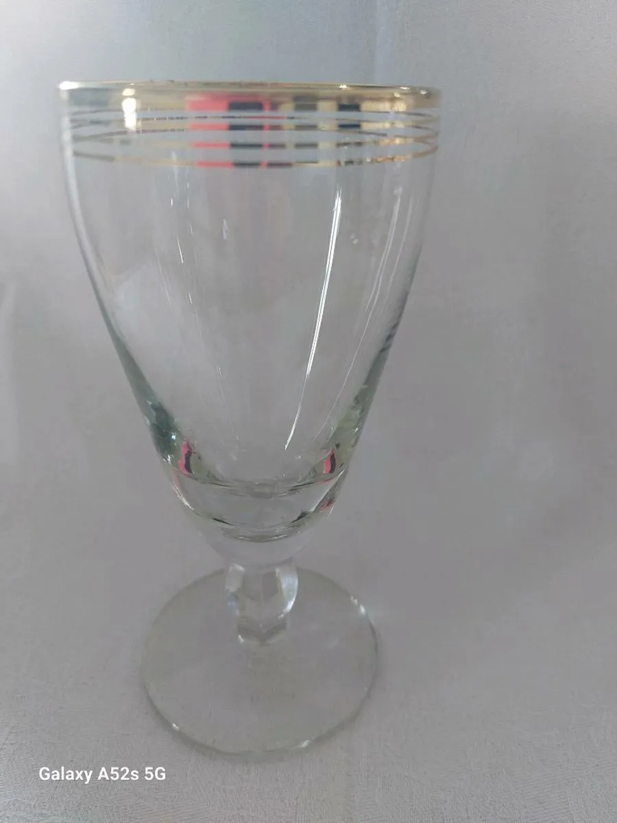 Vintage clear stemmed glasses - Image 3