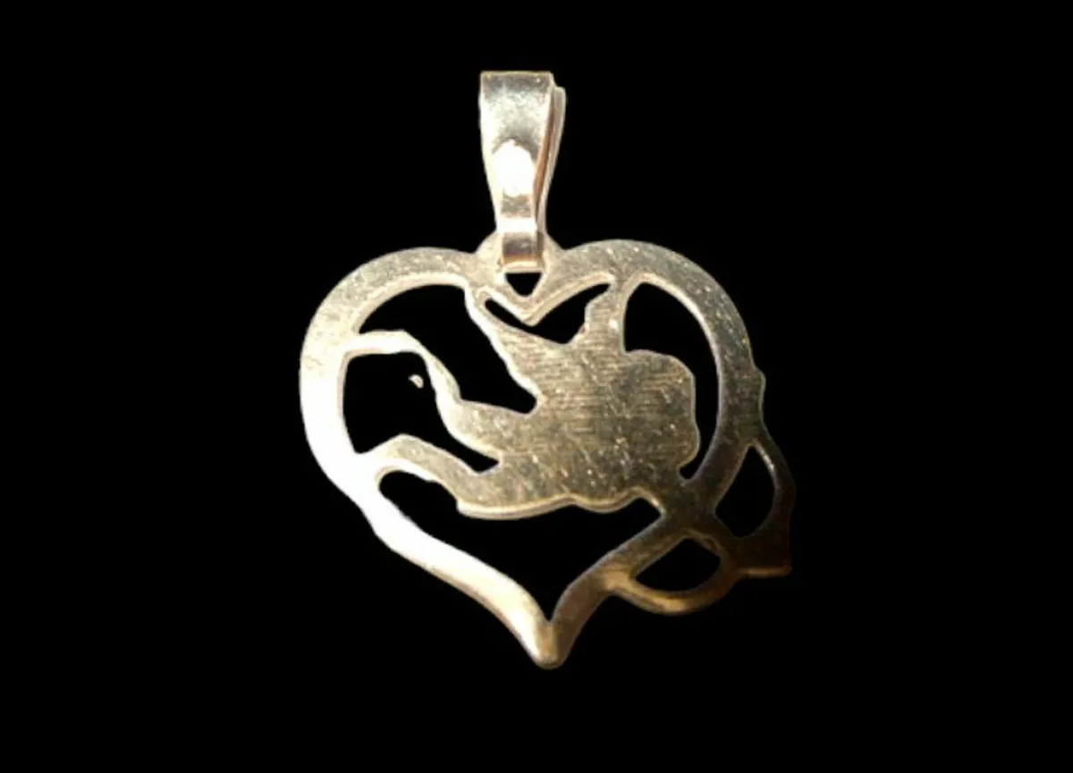 Vintage Hallmarked 9ct Gold Cupid Pendant/Charm - Image 4