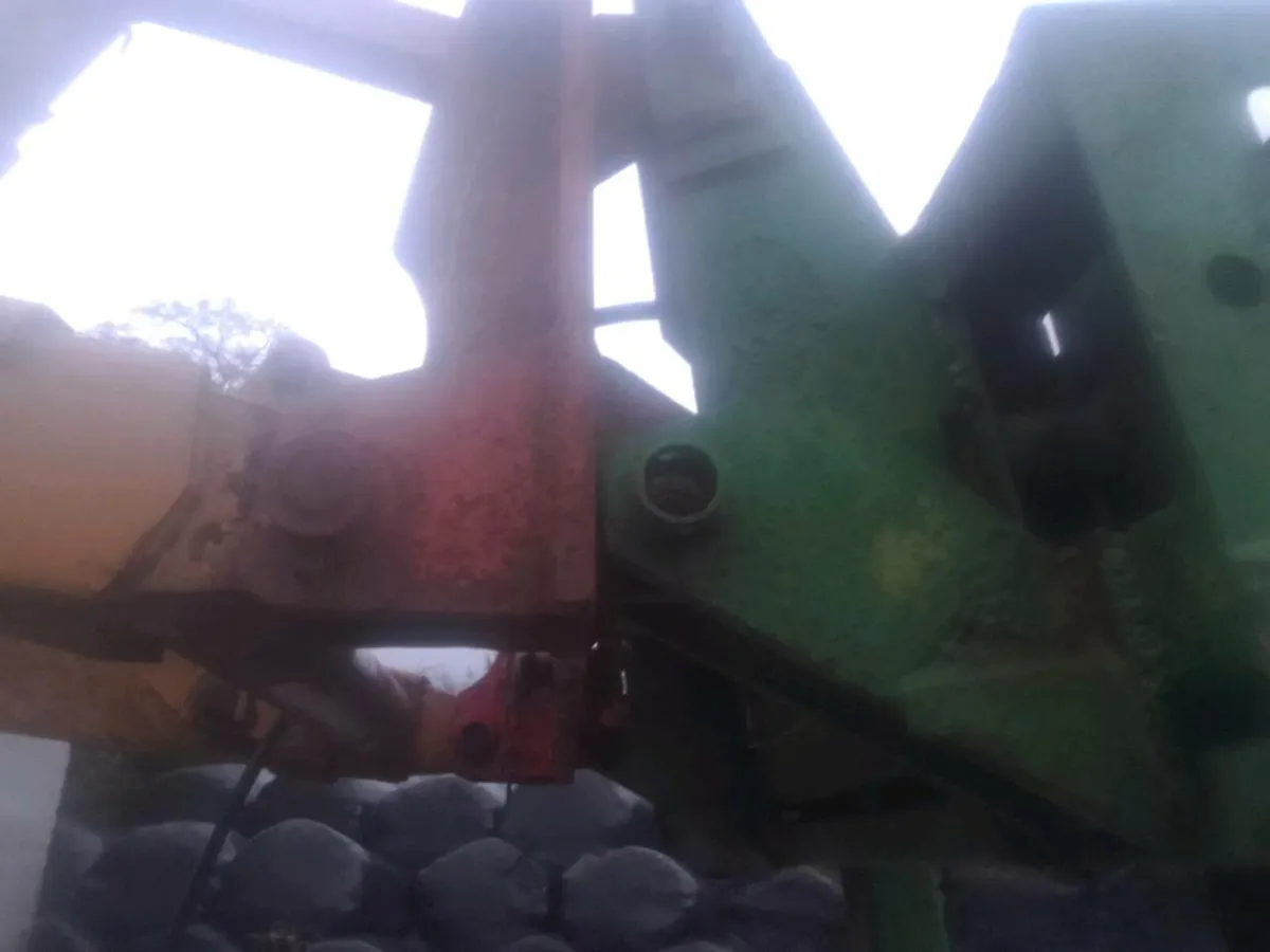 Mchale silage grab - Image 4