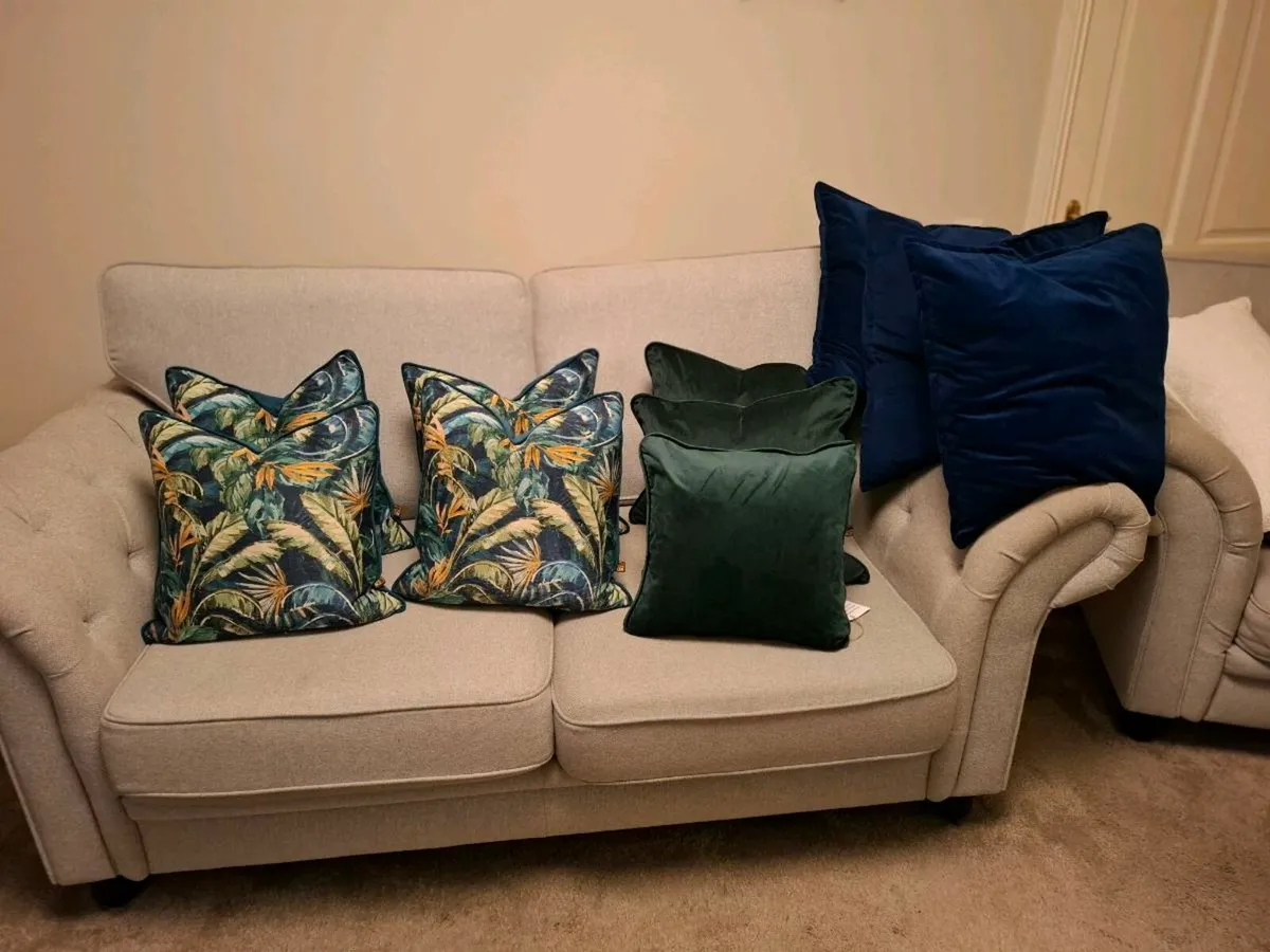 Scatter box cushions. - Image 1