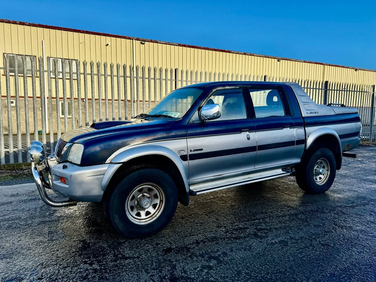 Mitsubishi L200 Crewcab 4X4 2.5D 2002 - Image 2