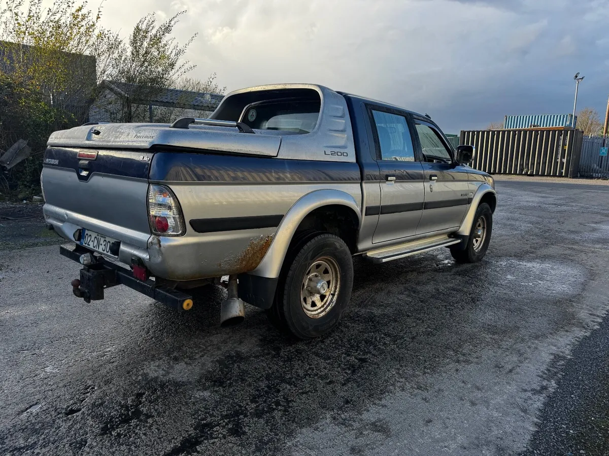 Mitsubishi L200 Crewcab 4X4 2.5D 2002 - Image 4