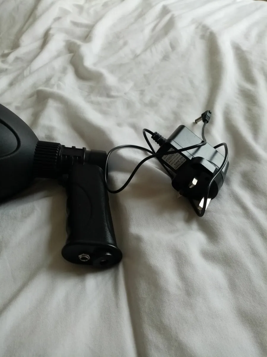 LED handheld spotlight - Image 4