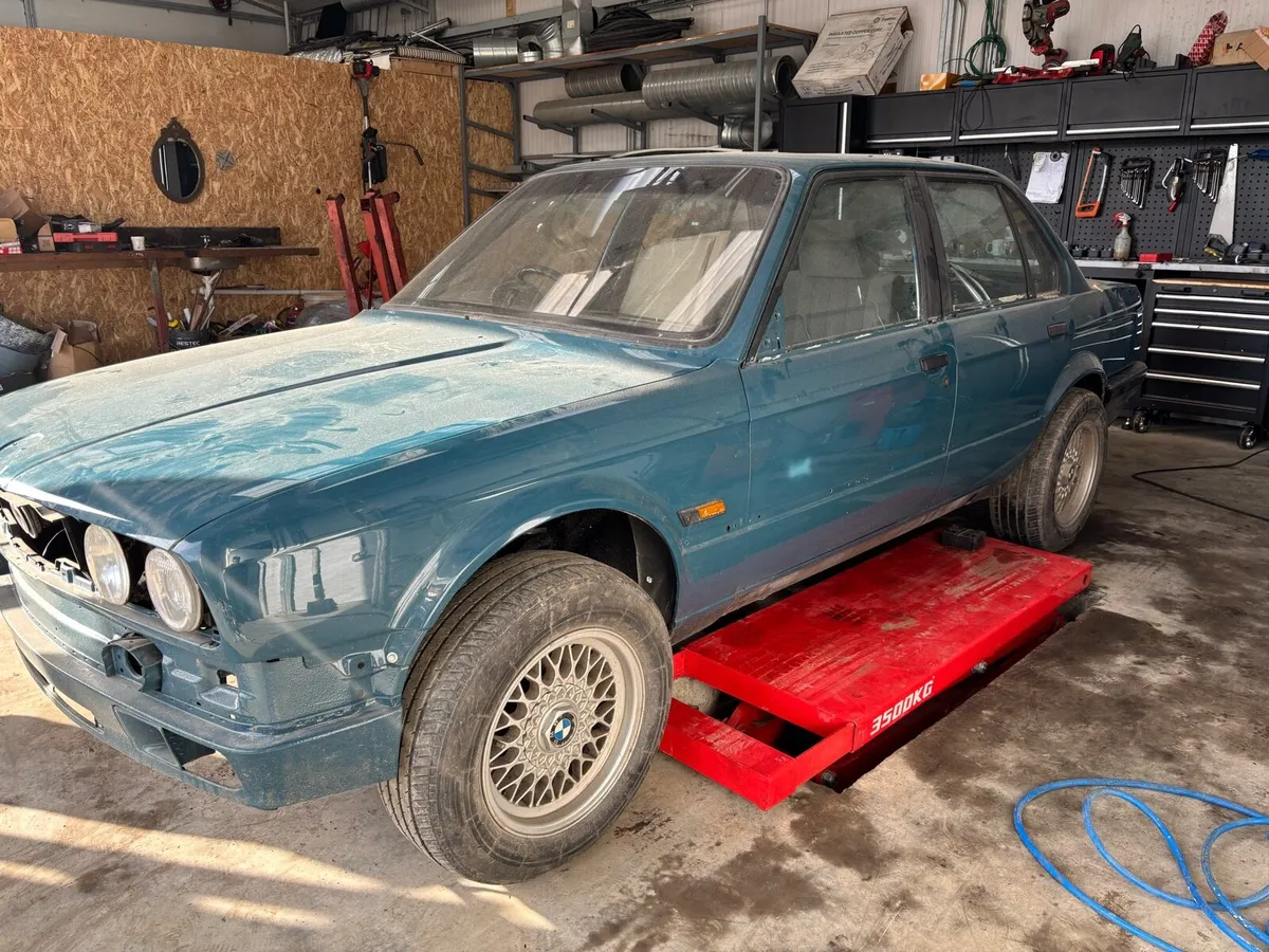 BMW E30 316 4 door Restored Needs Finishing - Image 2