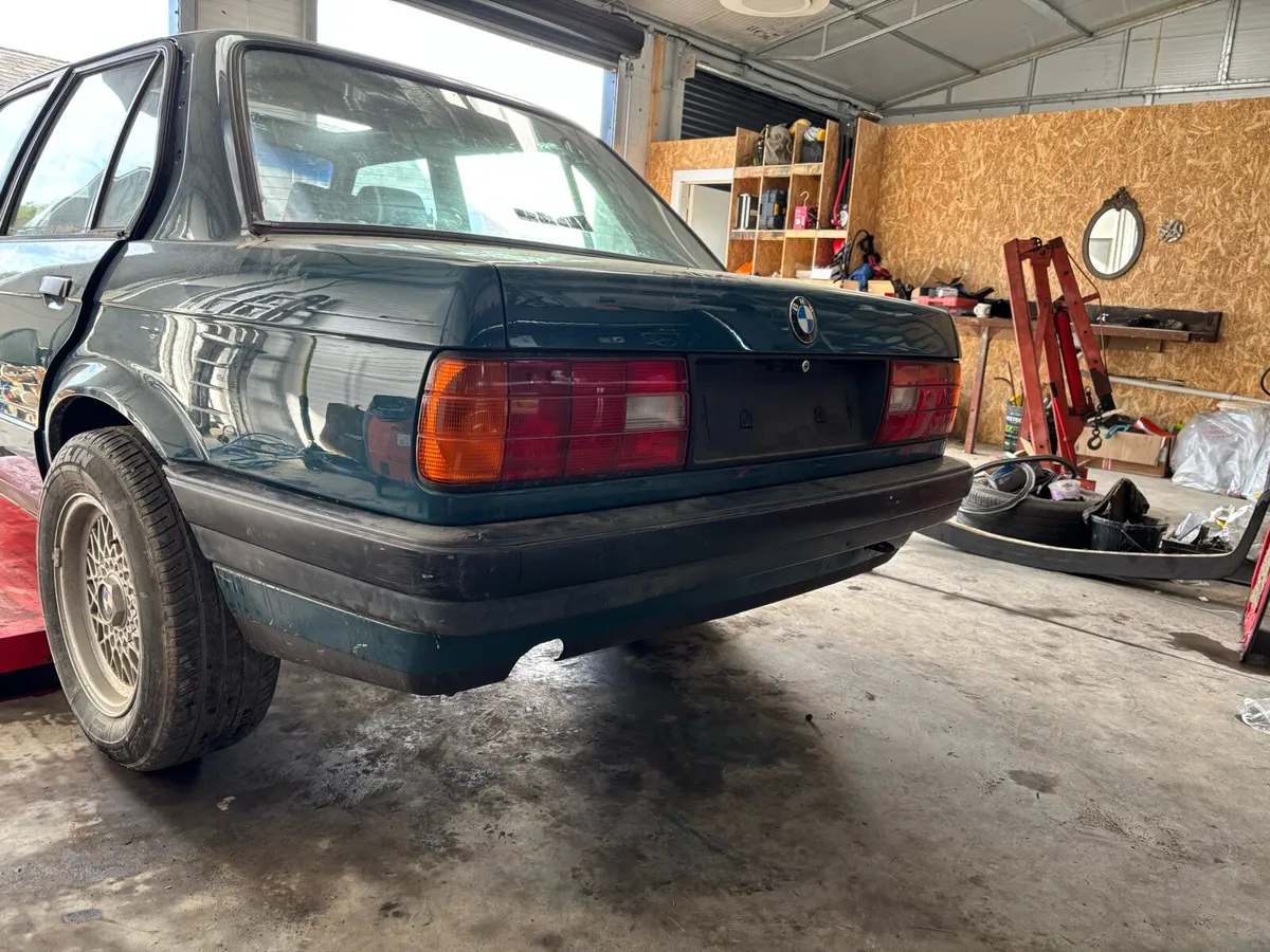 BMW E30 316 4 door Restored Needs Finishing - Image 4