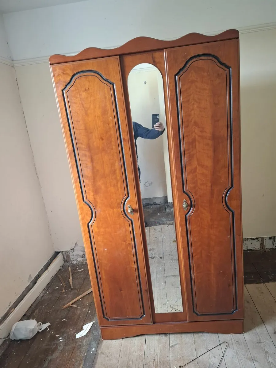 Washing machine,  wardrobe and double bed. - Image 2