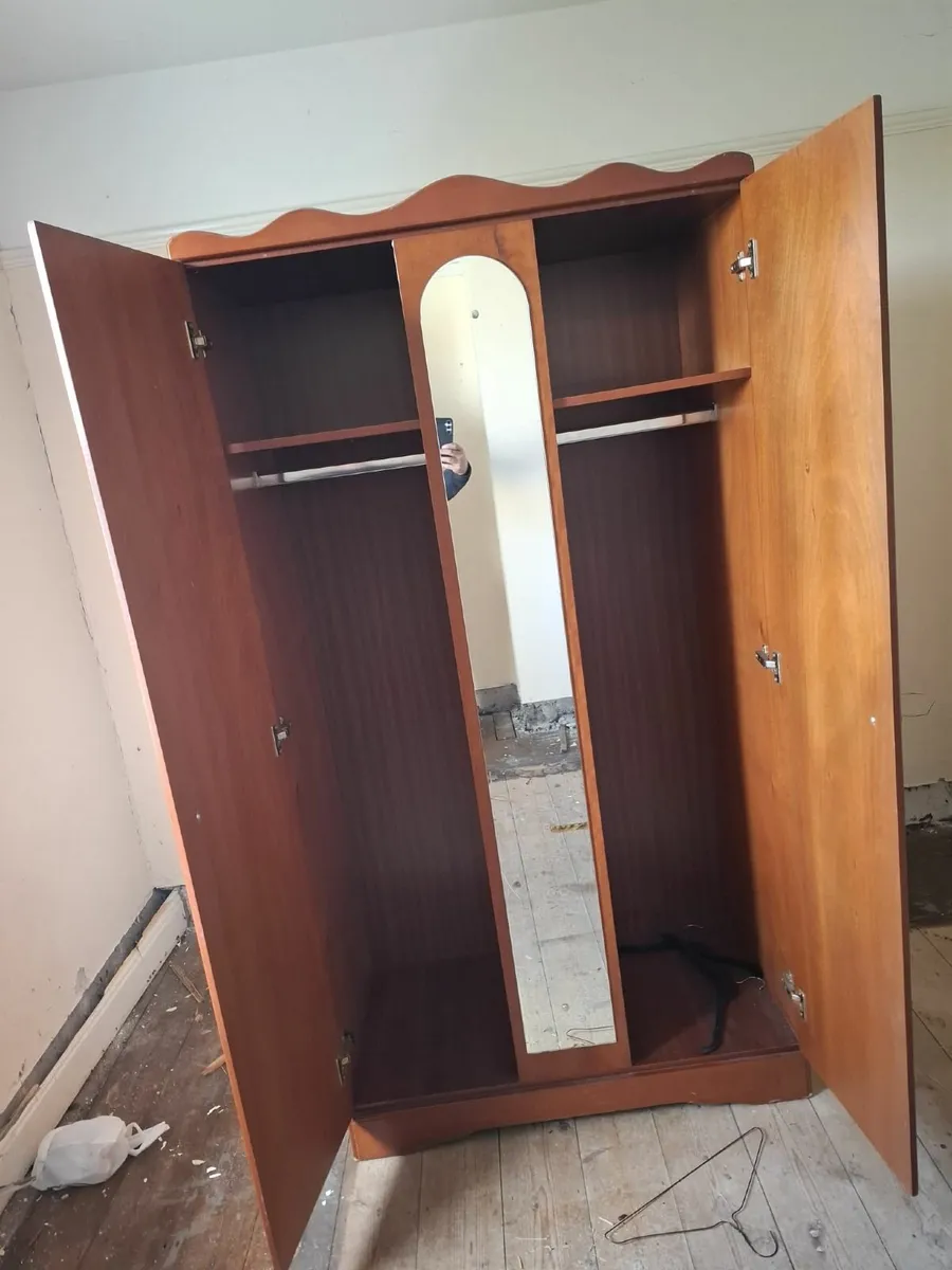 Washing machine,  wardrobe and double bed. - Image 3