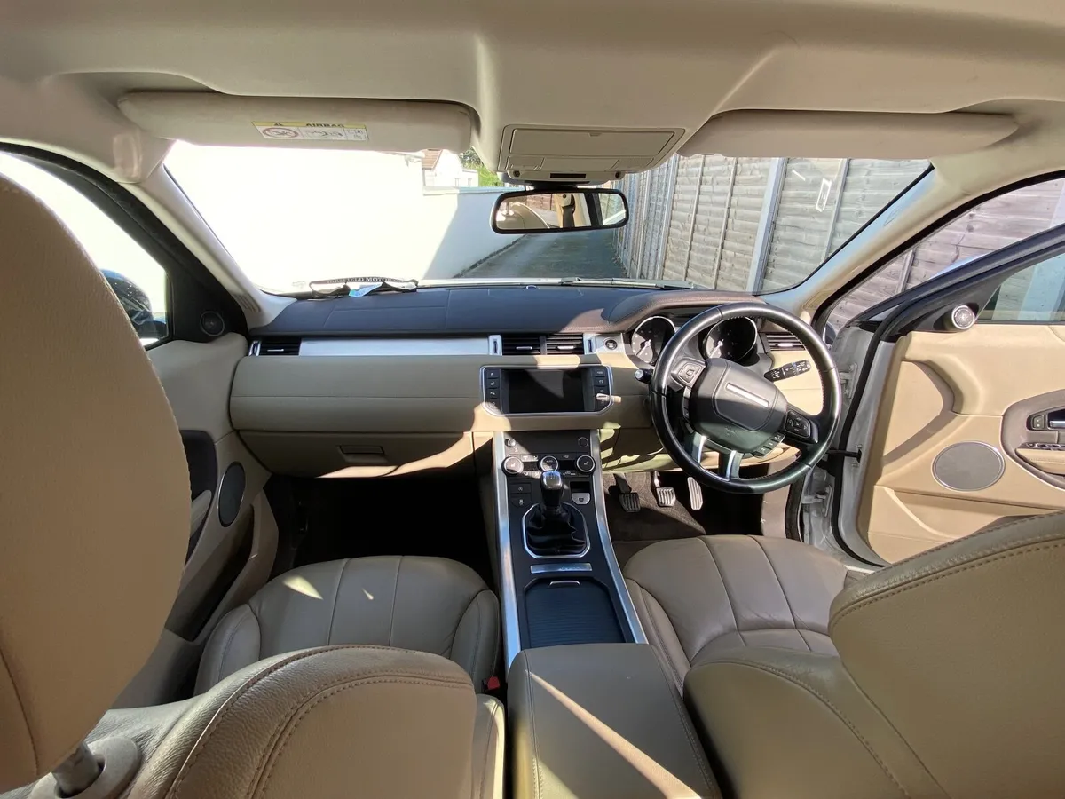 Range Rover Evoque 2016 low mileage - Image 4