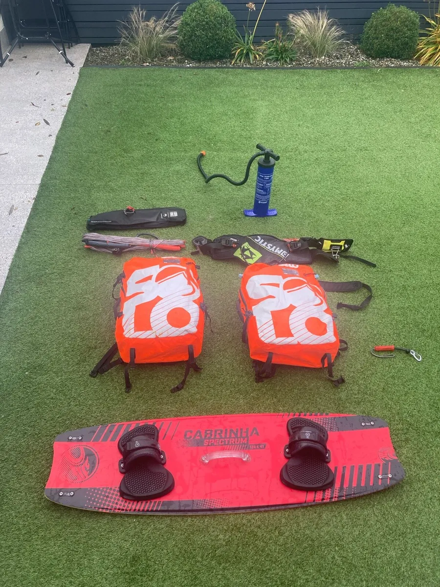 Kitesurfing - Image 1