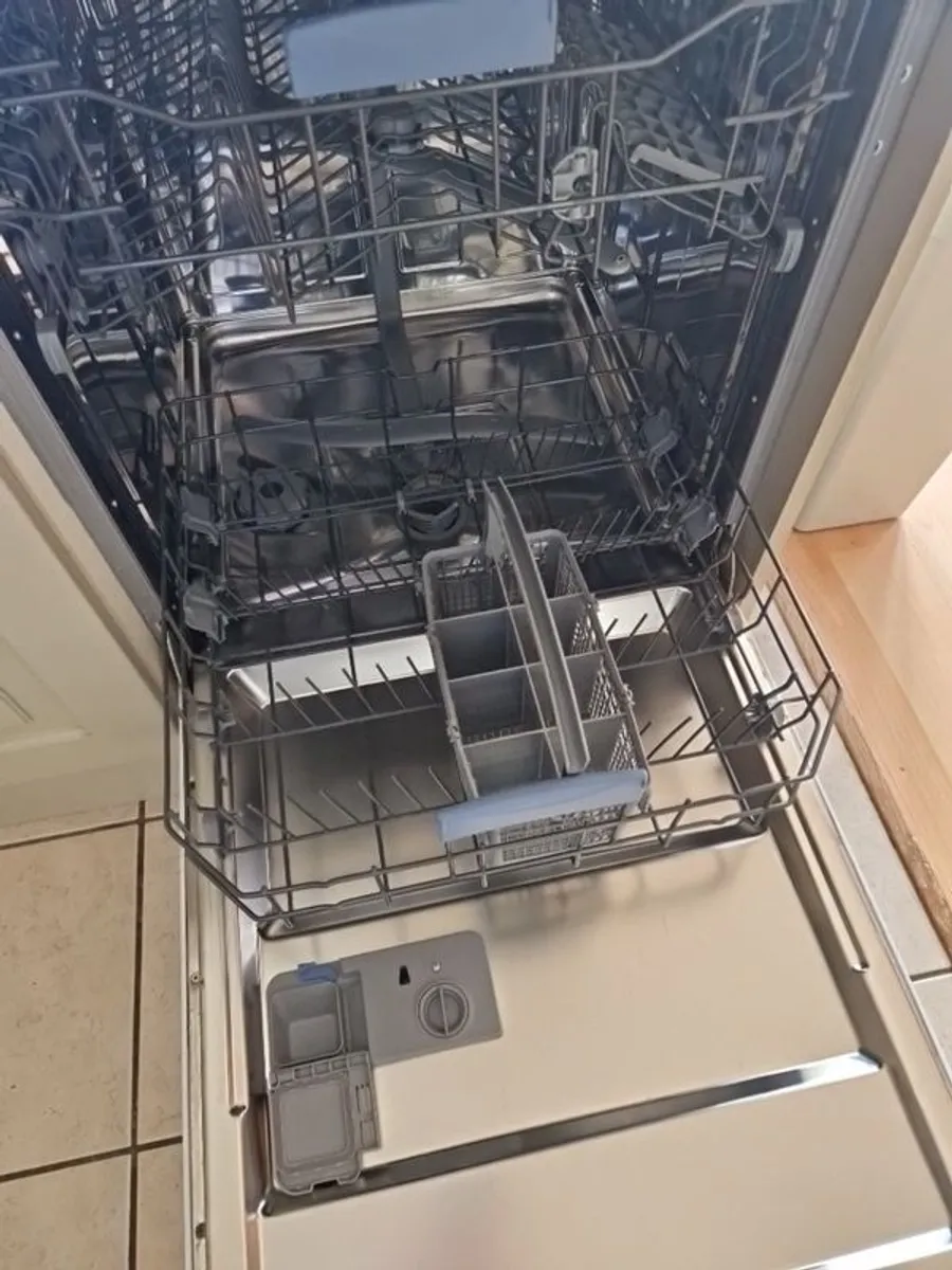 Nordmende Integrated Dishwasher - Image 3