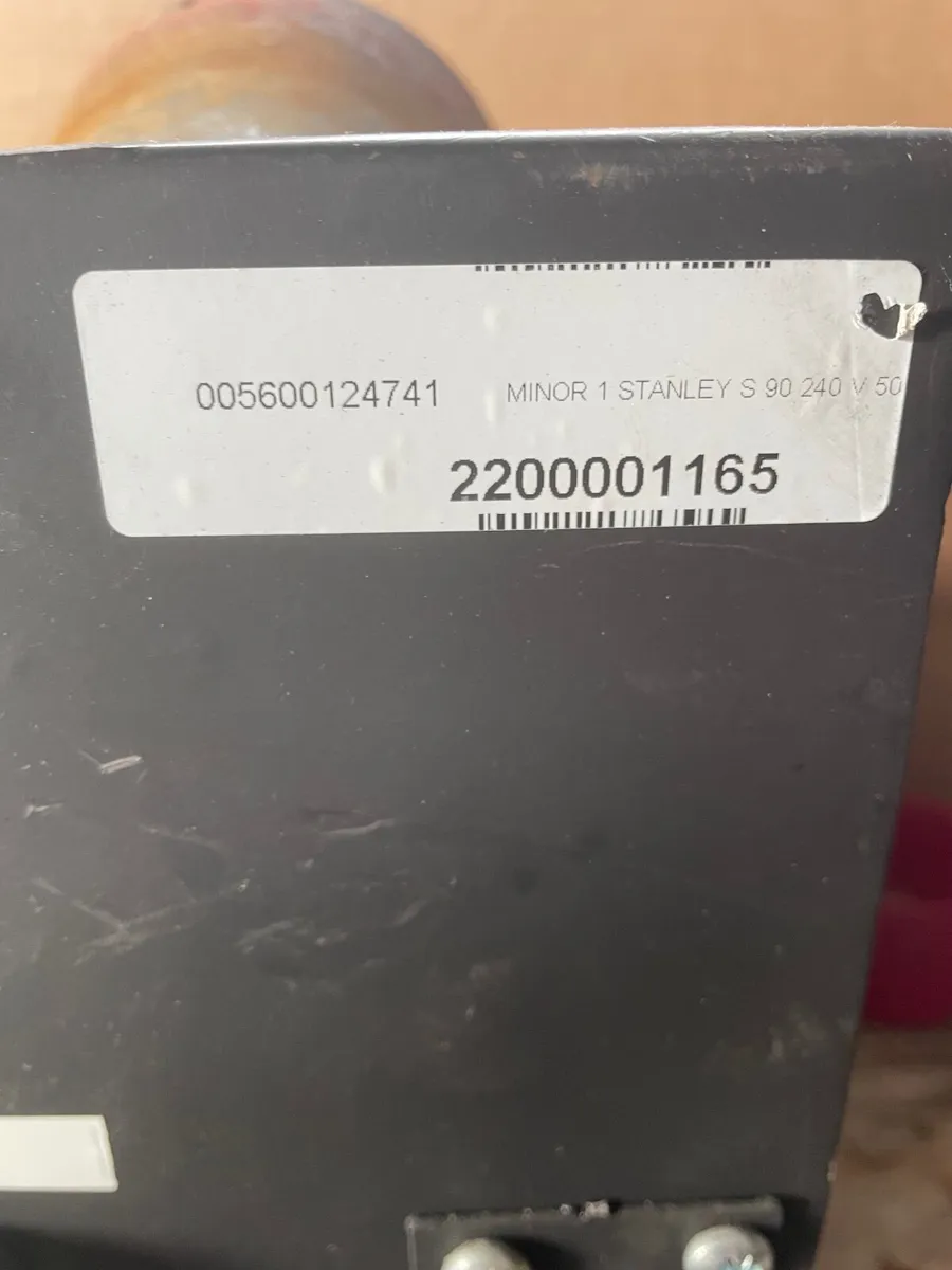 Oil burner for a Stanley range - Image 1