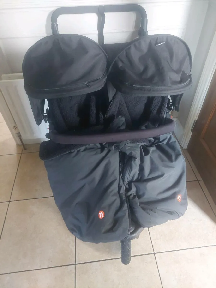 Out n about V5 buggy - Image 1