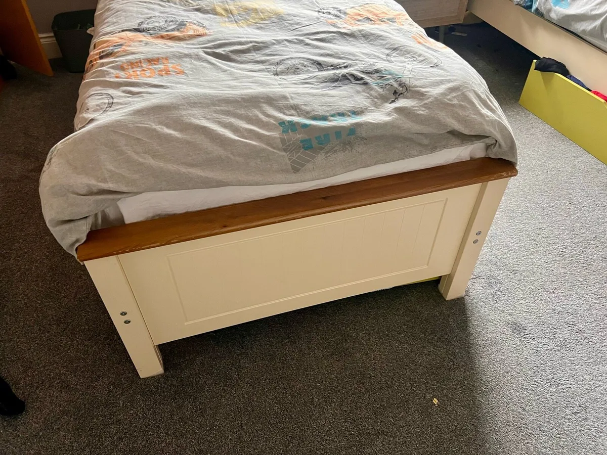 2 Single bed frames with mattress - Image 2