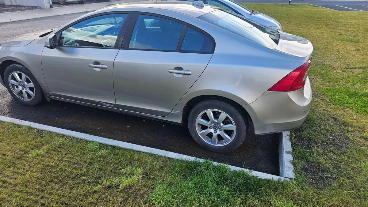 Volvo S60 2012 - Image 1