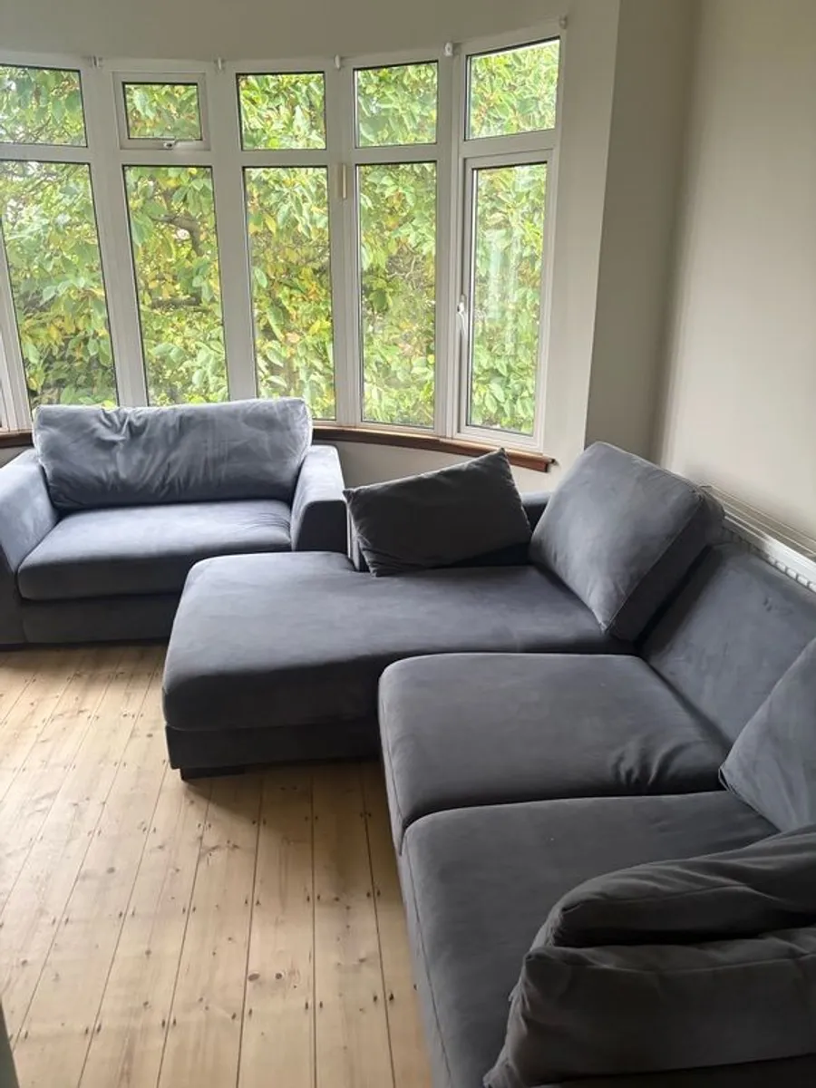 4-seater family L shaped couch - Image 1