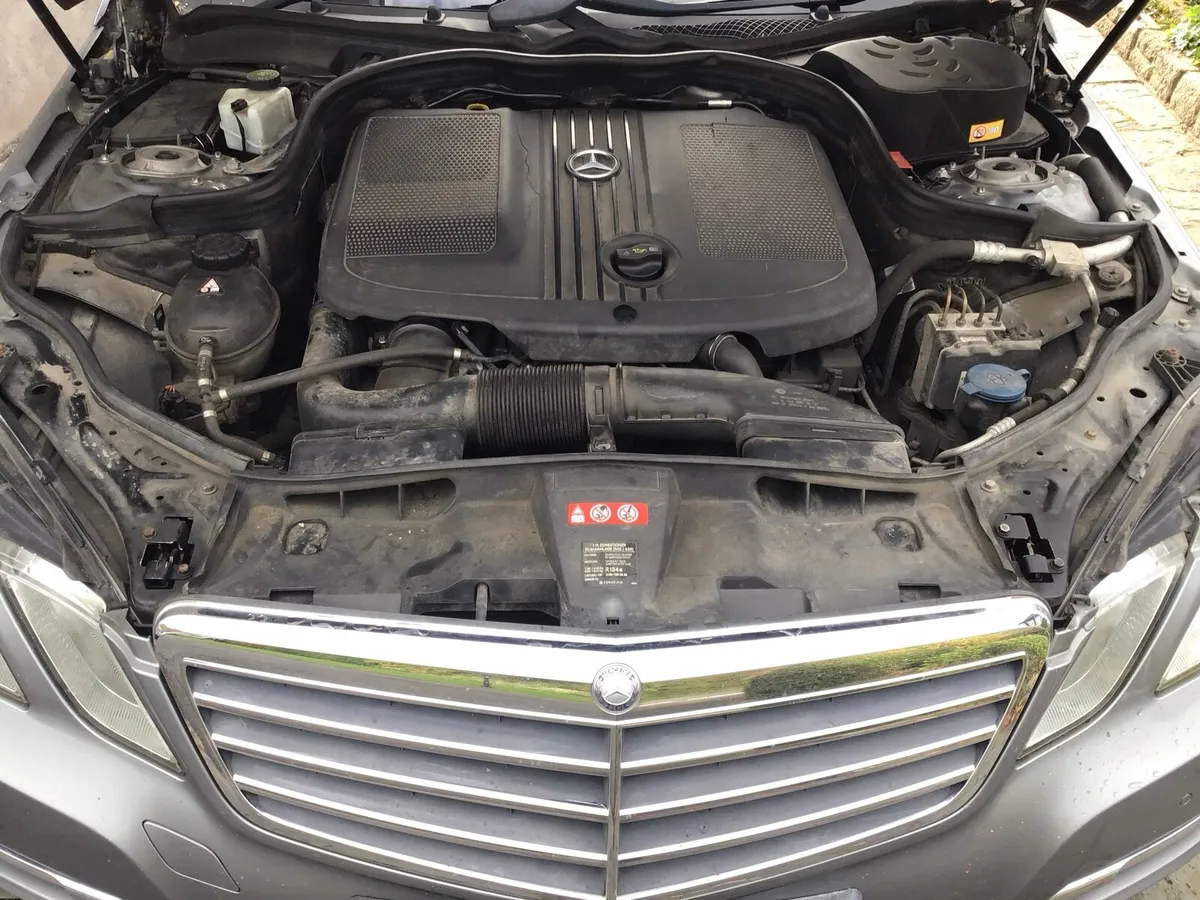 Mercedes  Class E 200 CDI Automatic - Image 2