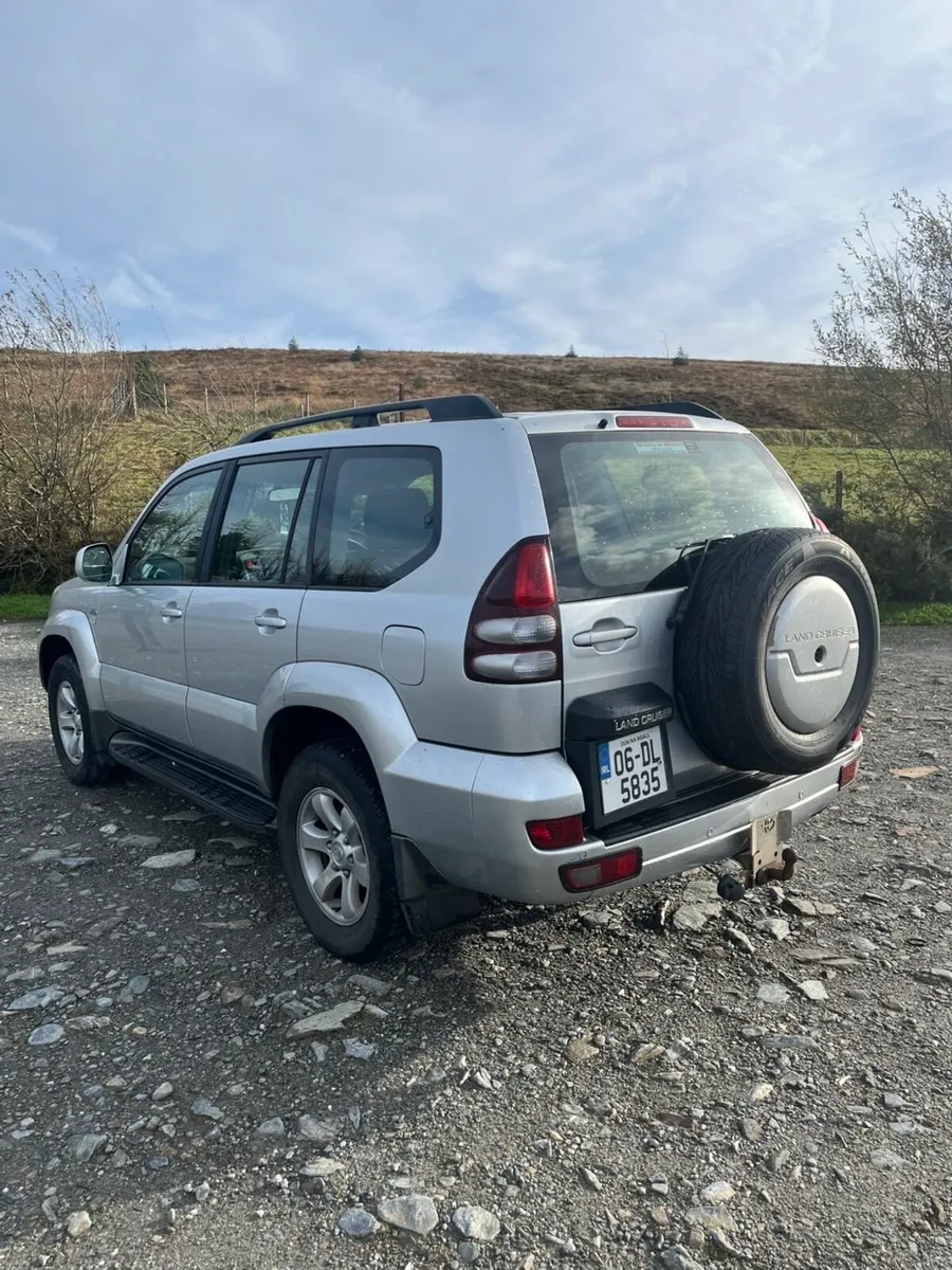 Toyota Land Cruiser - Image 3