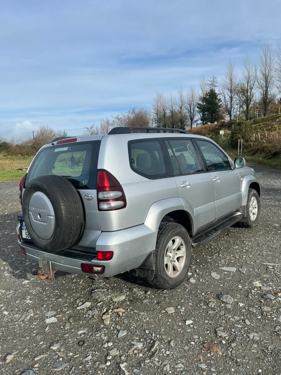 Toyota Land Cruiser - Image 4