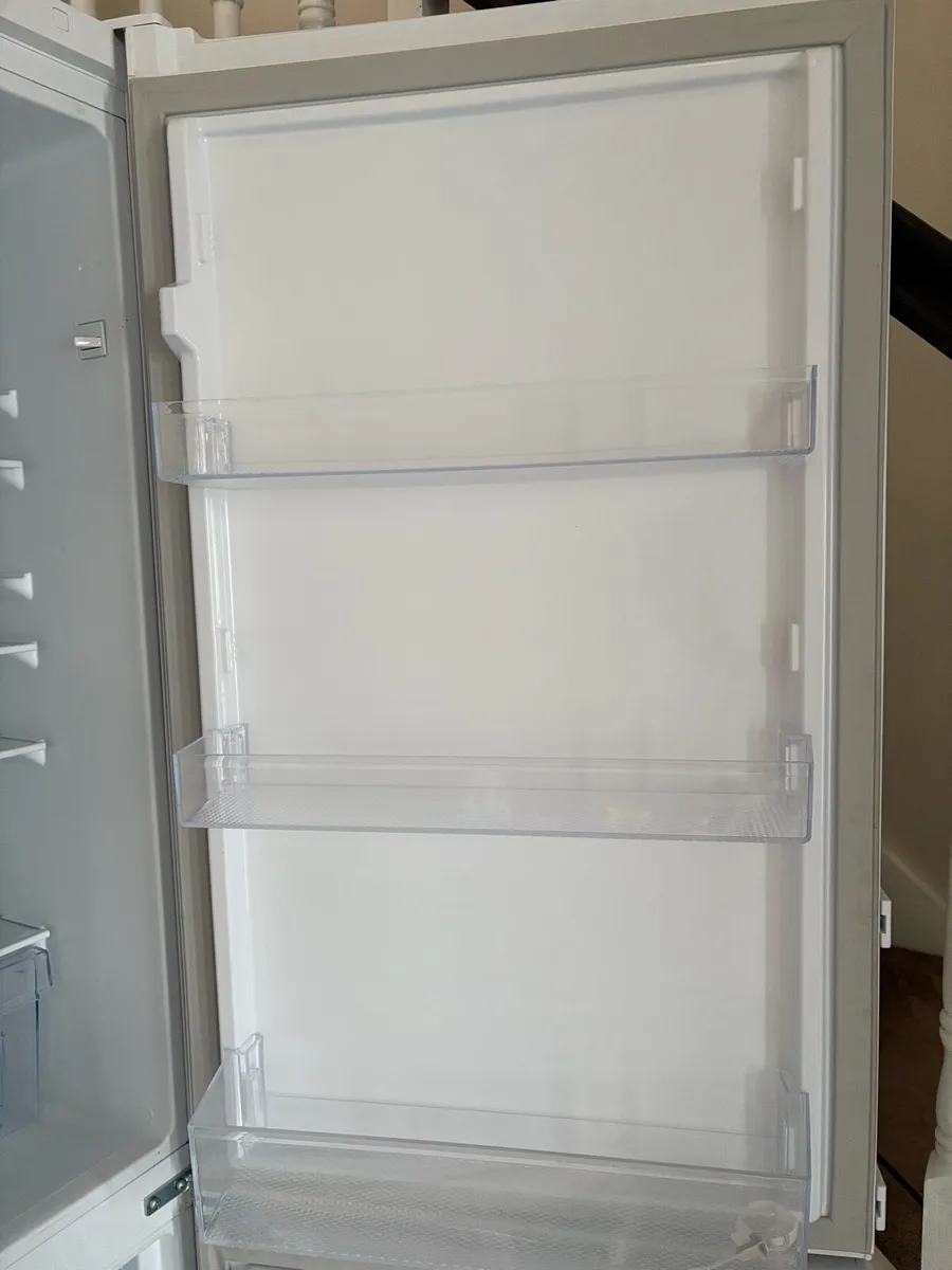 Indesit fridge freezer 50/50 - Image 3