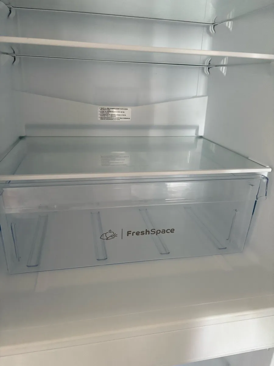 Indesit fridge freezer 50/50 - Image 4