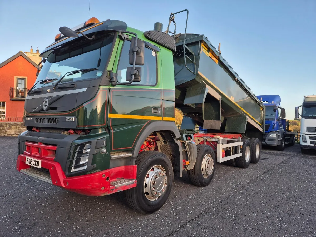 2016(late) Volvo FMX410 8x4 Charlton Tipper - Image 3