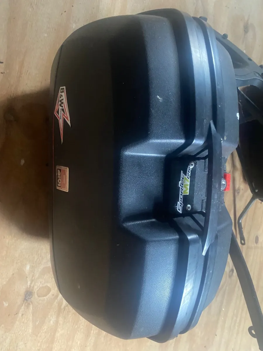 Suzuki gsx 1400 givi luggage - Image 2