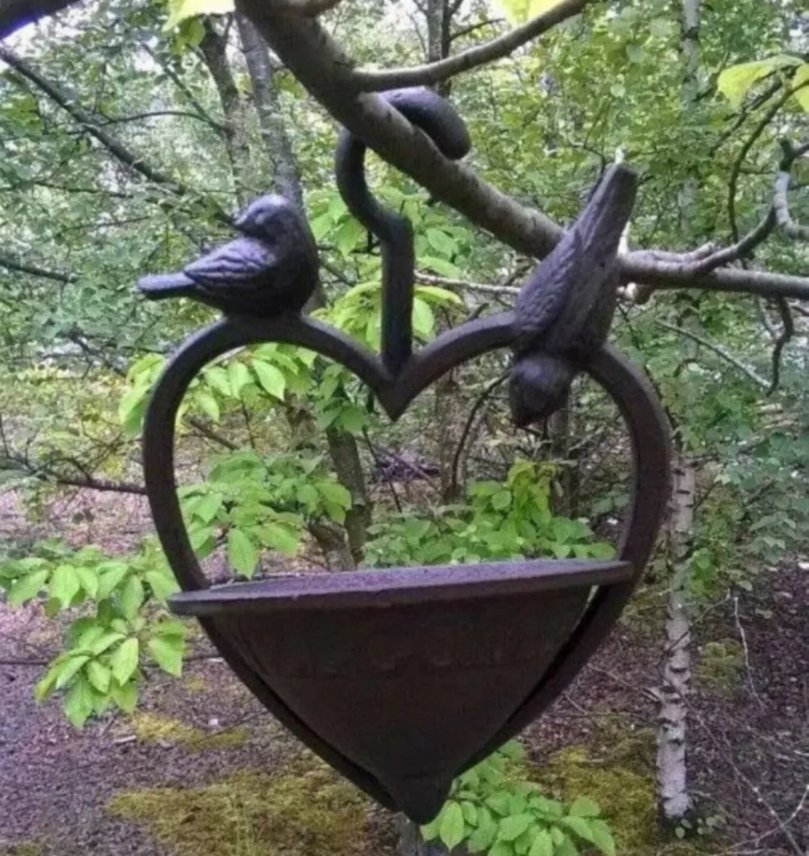 Cast Iron Loveheart Wild Bird Feeder - Image 2