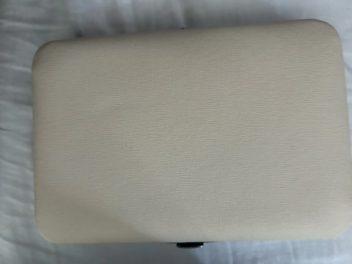 Various items - Image 2