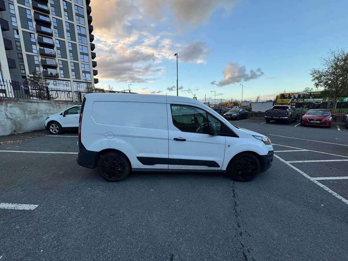 Ford Transit Connect - Image 4