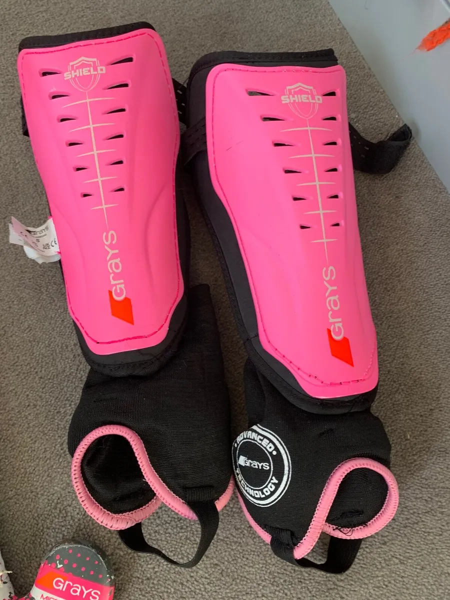 Hockey bag, stick & shin pads - Image 2