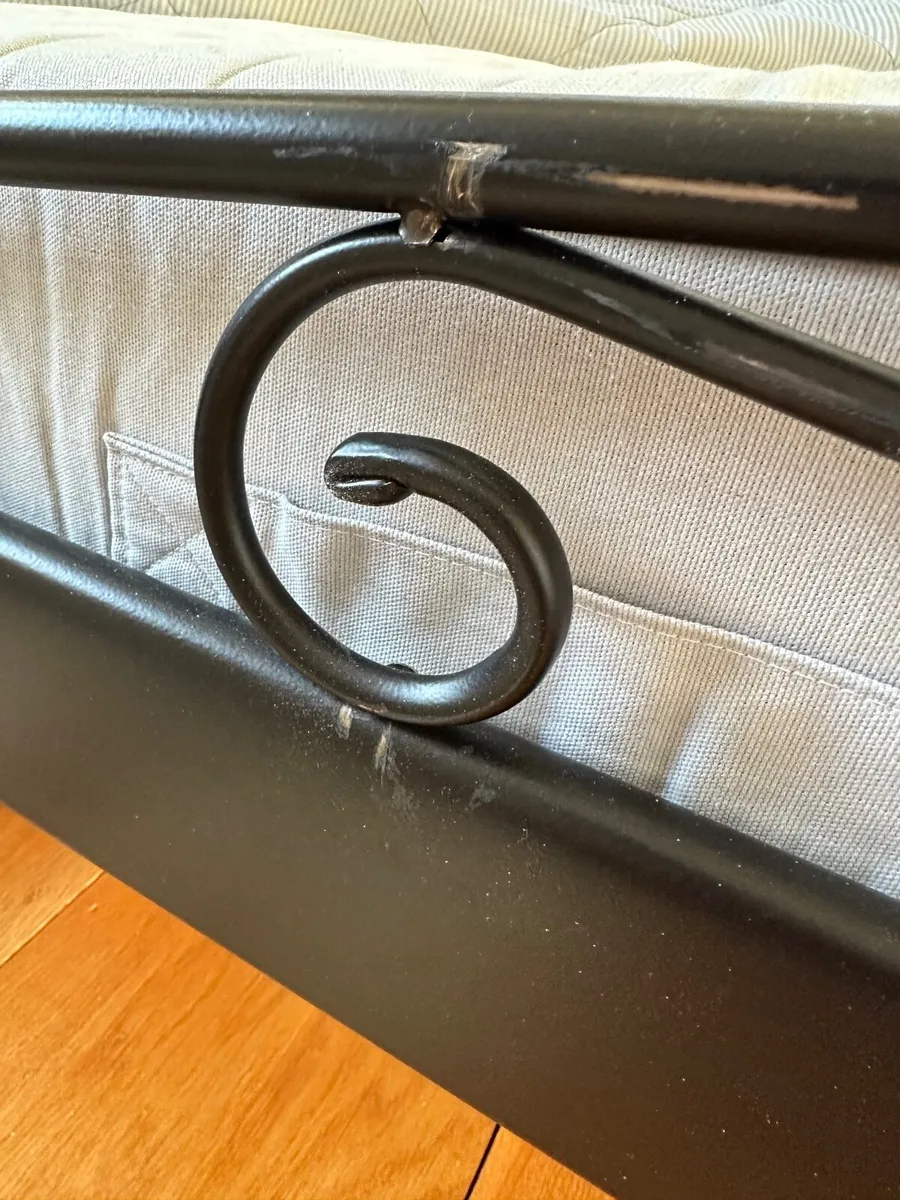 2 single beds - Image 3