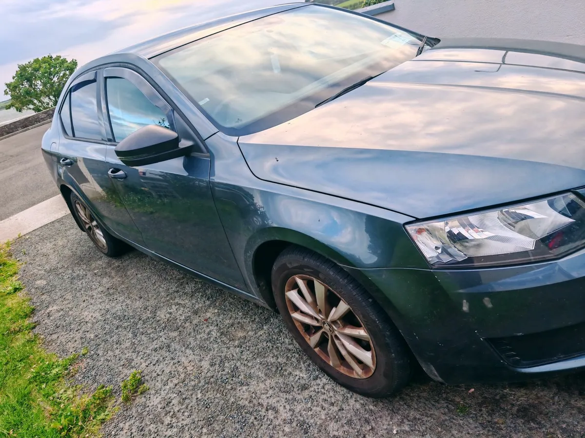 Skoda Octavia 2015 - Image 2
