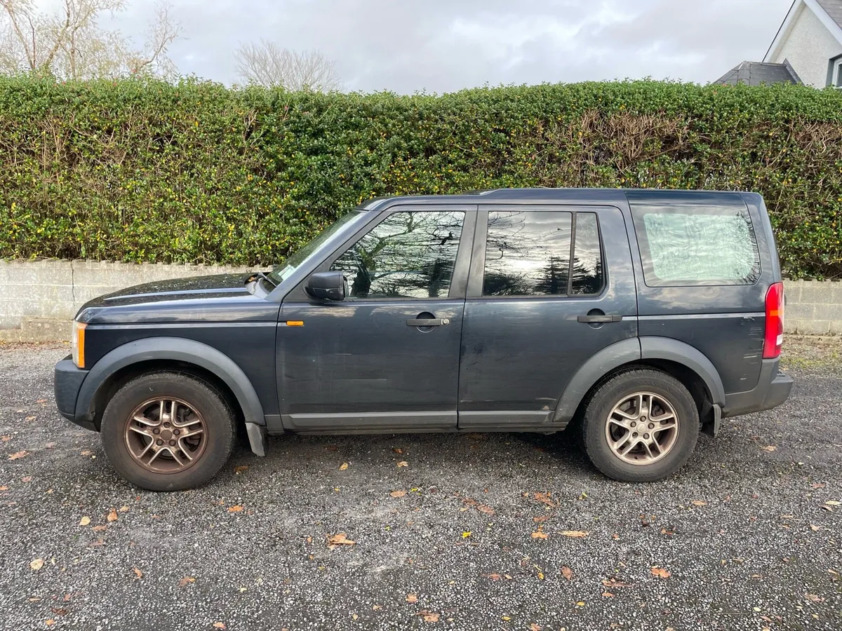 05 Land Rover - Image 1