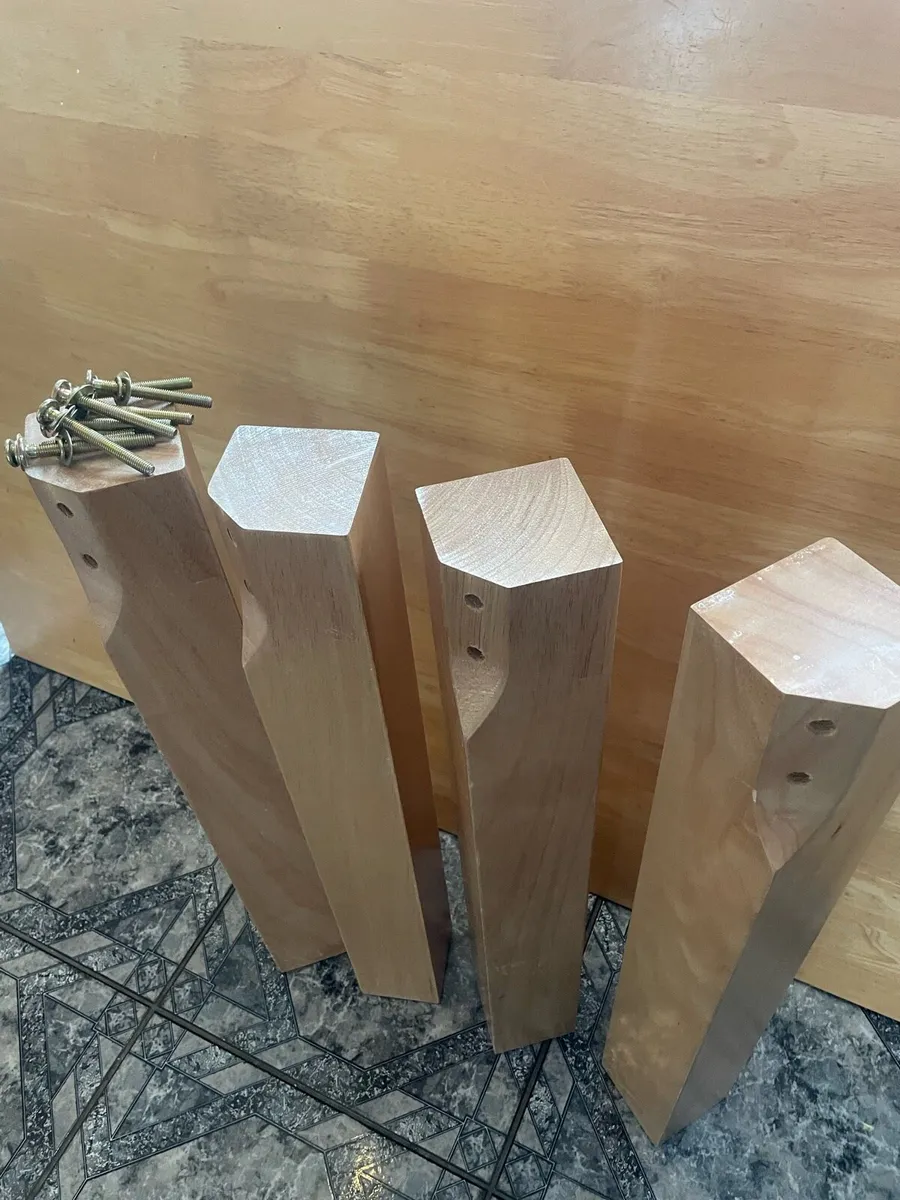 Kitchen table and 6 chairs - Image 2