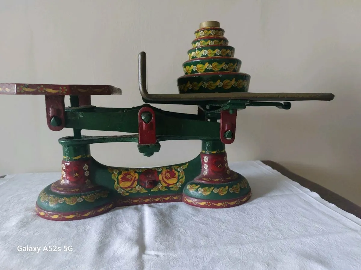 Vintage kitchen scales - Image 2