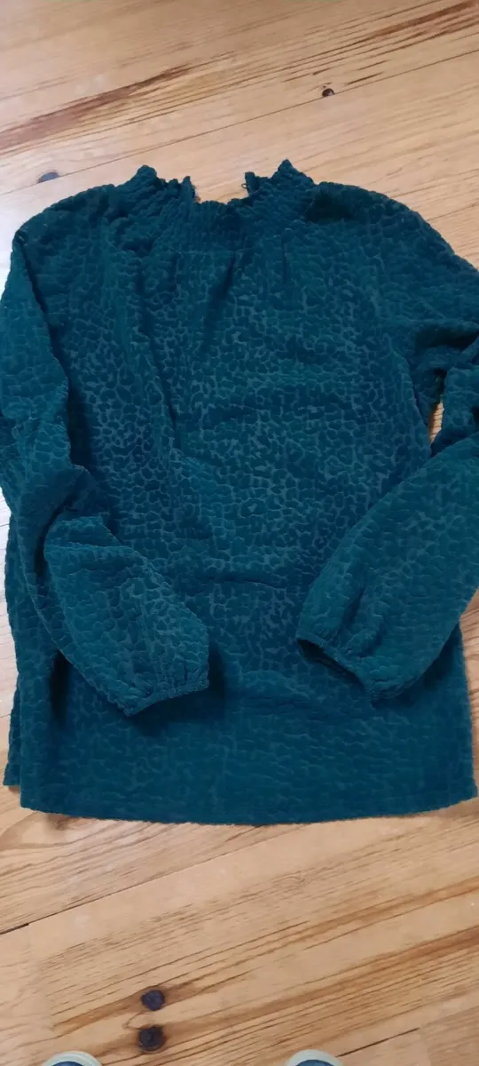 Ladies coats and clothes - Image 3