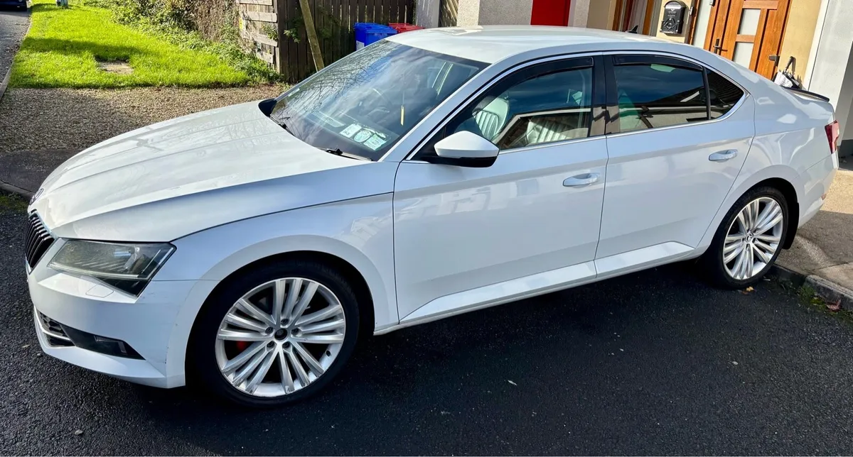 2016 Skoda superb 2.0 TDI SE L EXECUTIVE - Image 3